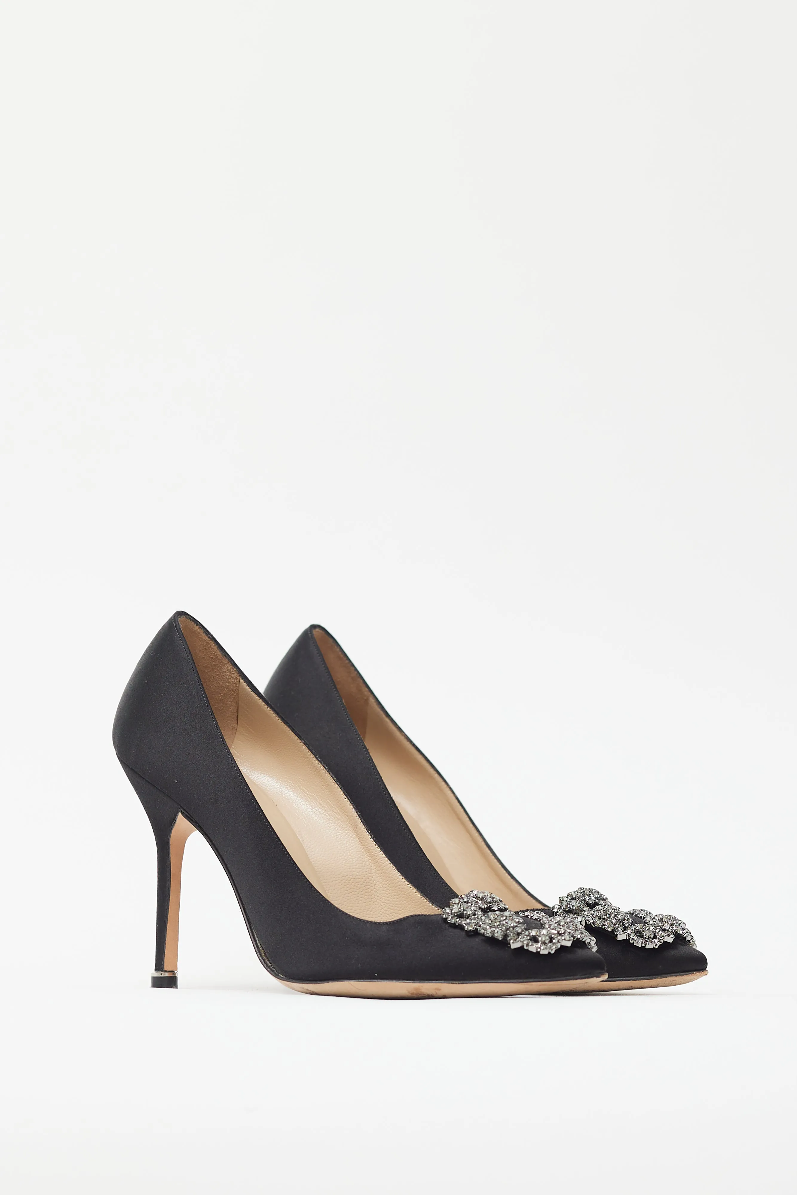 Black Satin Hangisi Embellished Pump