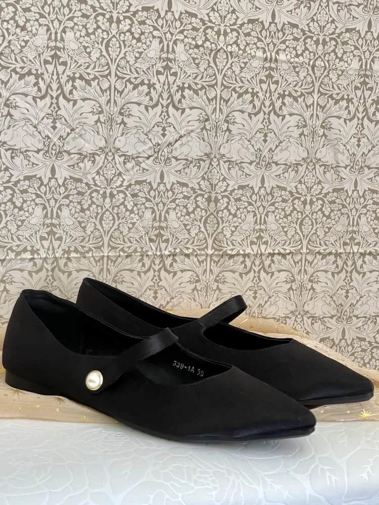 Medieval & Renaissance Satin Pointed Toe Poulaine Flats in Gothic Black