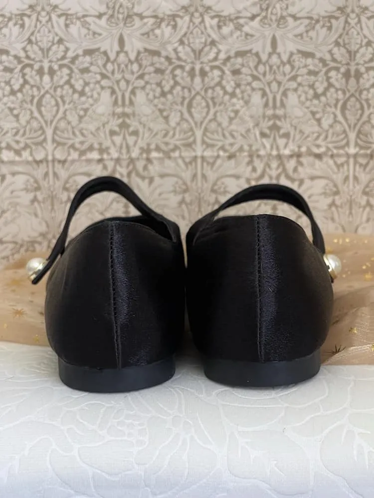 Medieval & Renaissance Satin Pointed Toe Poulaine Flats in Gothic Black